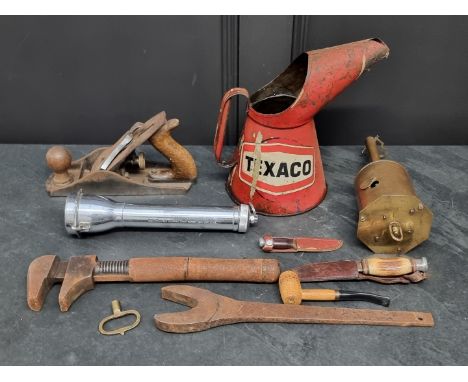 A mixed lot,&nbsp;to include a vintage Texaco oil can, and two WWII tank spanners.