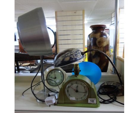 2 VINTAGE CLOCKS AND TWO LAMPS