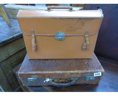 2 VINTAGE SUITCASES