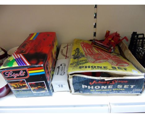 VINTAGE TOYS INCLUDING JOHNNY SEVEN PHONE SET