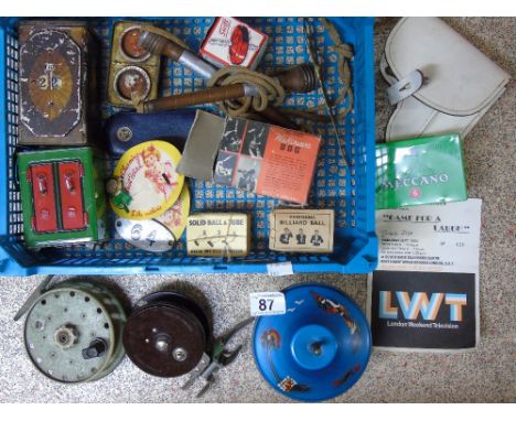 MIXED BOX OF VINTAGE ITEMS INCLUDING FISHING REELS