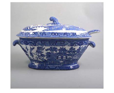 Large Copeland blue and white tureen, cover, and ladle, willow pattern, Copeland late Spode mark, 37cm wide.