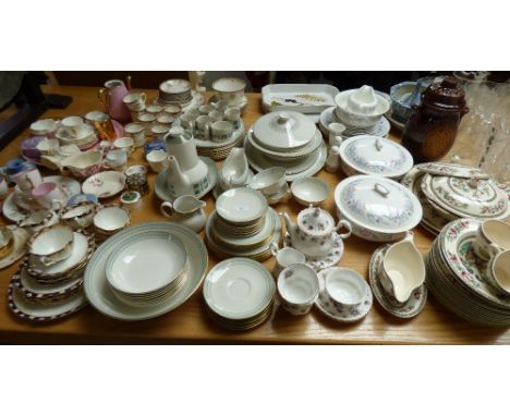 Royal Doulton 'Berkshire' pattern part dinner service, 'Indian Tree' pattern dinner wares, china tea services & assorted cera