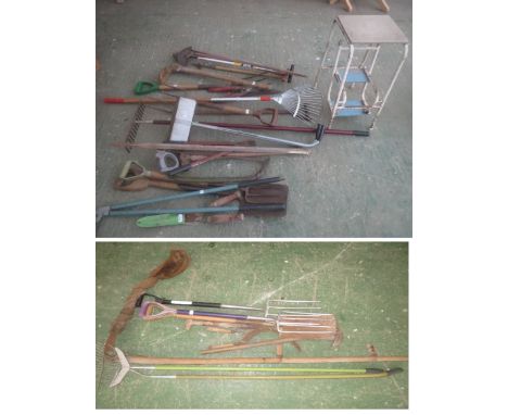 Qty of garden tools PLEASE always check condition PRIOR to bidding or email us with a condition report request if you cannot 