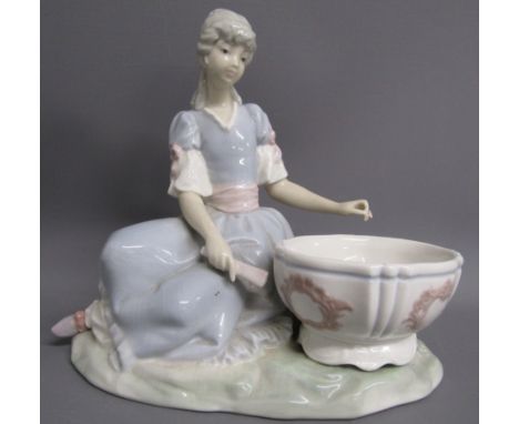 Lladro 'Girl Jeweler' 4713 girl with jewellery bowl - approx. 18cm x 19cm x 12cm