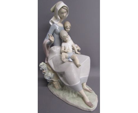 Lladro 'Mother' 4864 sitting with children figure group - approx. 38cm x 26cm x 15cm