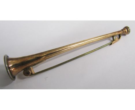 9ct gold hunting horn pin brooch with silver ends - total weight 2.4g