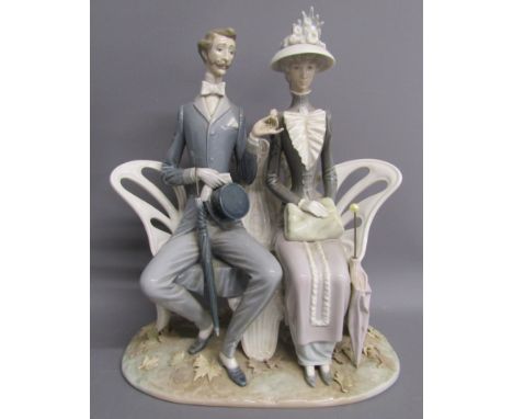 Lladro 'Autumn Leaves' 1274 lovers in the park figures - approx. 30cm x 25.5cm x 14.5cm