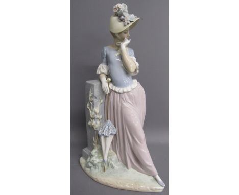Lladro 'Aesthetic Pose' 4850 leaning lady figurine - approx. 39cm x 21cm x 14.5cm&nbsp;