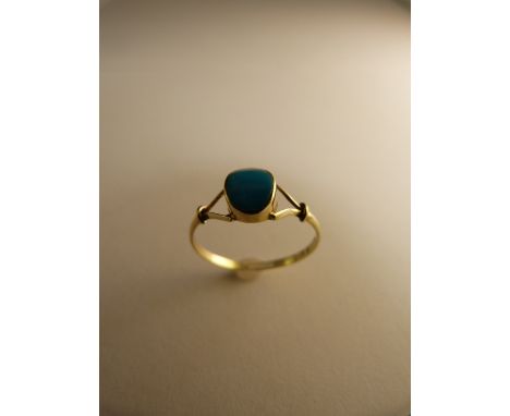 9ctGold ring set it single Turquoise stone 