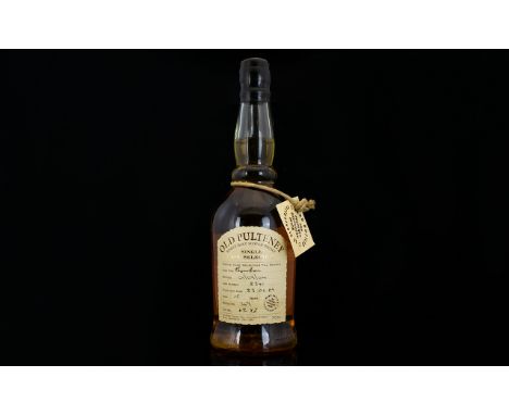 Old Pulteney - Bottle of Vintage Single Malt Scotch Whisky Single Cask Selection - Cask Type Bourbon. Bottled 01-09-2004, Dis