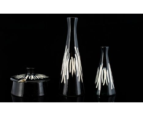 Midwinter - Hand Painted Jessie Tate Design Clayburn Pottery. 4 Piece Cruet Set. Black And White Wavy Lines Design. Circa 195
