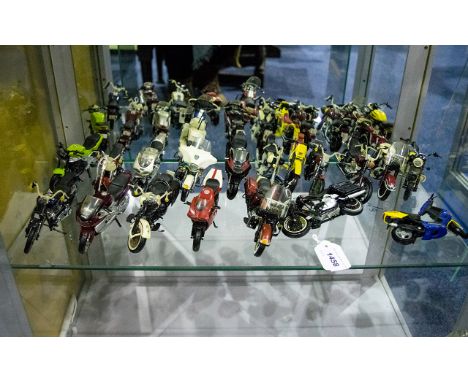 A Large Collection of Vintage Maisto Diecast Metal - 1.12 Scale Model Motorbikes ( 20 ) In Total. Various Models. All In Good