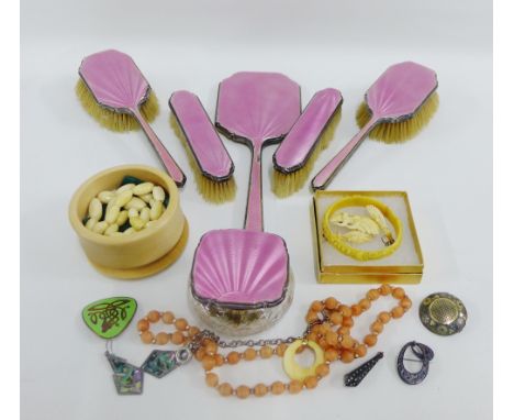 Early 20th Century pink enamel and silver backed dressing table brush set, together with a small collection of costume jewell