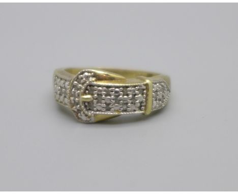 A silver gilt buckle ring, 2.6g, O 