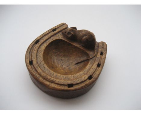 A ROBERT |MOUSEMAN| THOMPSON HORSESHOE ASHTRAY / PIN DISH. APPROX 10CM. 