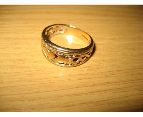 9 CT GOLD WEDDING RING