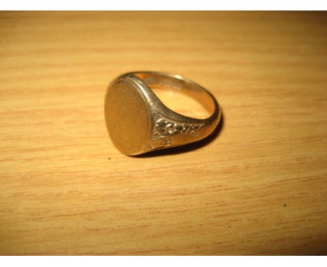 9 CT GOLD SIGNET RING