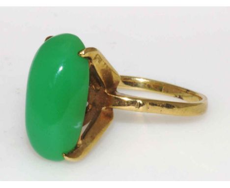 Vintage 9ct gold & cabochon crystaphase ring size 5 / K. Weight 4.6gms.