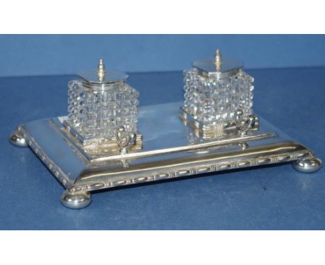 Vintage silver plated desk Standish including 2 silver plate lidded crystal ink wells, & pen rack, on fitted silver plate sta