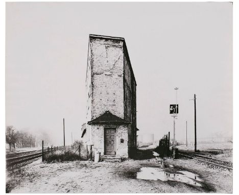 Fotographie Robert Häusser1924 Stuttgart - 2013 Mannheim "Peripherie" verso sign. Robert Häusser sowie m. dem Titel. Exemplar