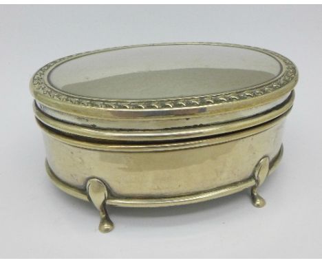 A silver trinket box, Birmingham 1915, Zimmerman, weight with liner 170.5g
