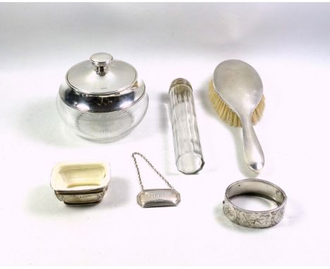 George V silver mounted cut glass powder jar, the silver capstan cover with a bevelled circular mirror underneath, by W &amp;