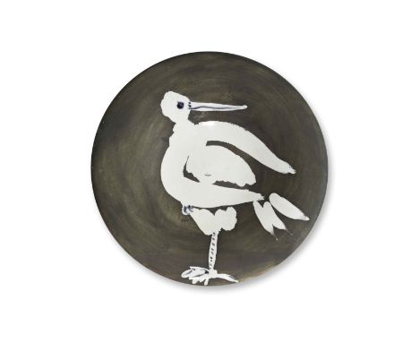 PABLO PICASSO (1881-1973)Oiseau n°82 marqué et numéroté Edition Picasso/Madoura/N°82/ 10/150 au reversterre de faïence blanch