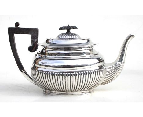 A Victorian silver teapot, Sheffield 1899, weight approx 665g.