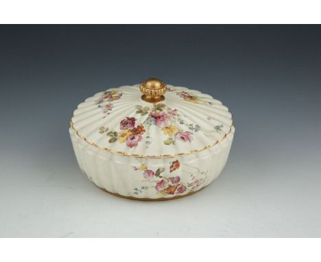 A ROYAL WORCESTER PORCELAIN COVERED BOWL, of lobed circular form, the ivory ground with polychrome floral sprays and with gil