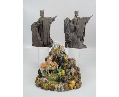 The Lord of the Rings - The Argonath models by Sideshow Weta