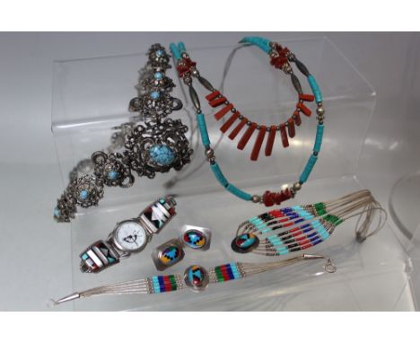 A MODERN NAVAJO / MEXICAN STYLE SILVER AND BEADWORK NECKLACE, BRACELET AND EARRING SET, together with a two row white metal a