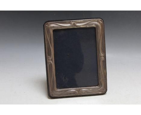 A MODERN HALLMARKED SILVER EASEL BACKED PHOTO FRAME, H 23.5 cm