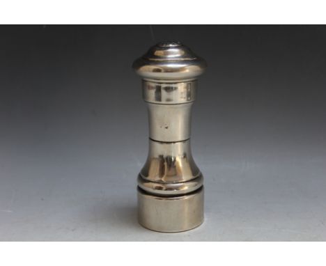 A STERLING SILVER PEPPER GRINDER, stamped 'Empire Sterling' and the grinder marked 'Made In Italy', H 15.5 cm