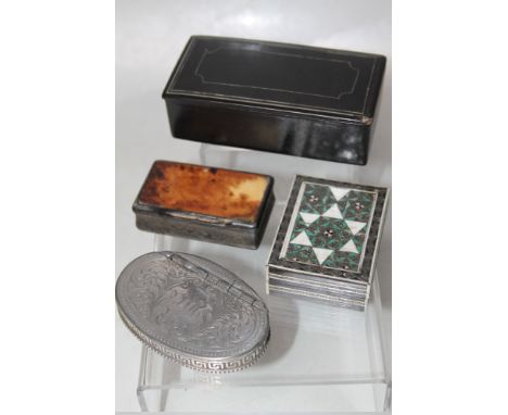 A COLLECTION OF VINTAGE PATCH / SNUFF BOXES, to include a silver plated oval hinged lidded snuff with Greek key design to edg