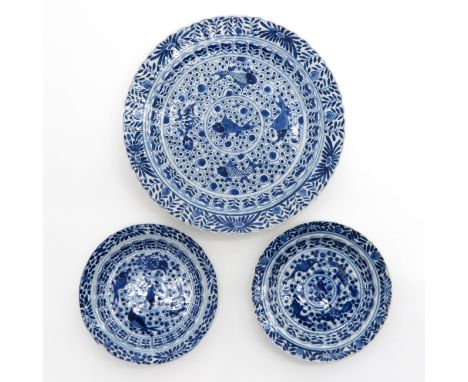 Also depicting flowers, largest is 20 cm. in diameter, marked on bottom with double ring and 4 characters, some with chip and