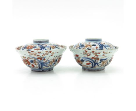 Scalloped edge with floral decor, marked on bottom with ring, 15 cm. in diameter, chip.
