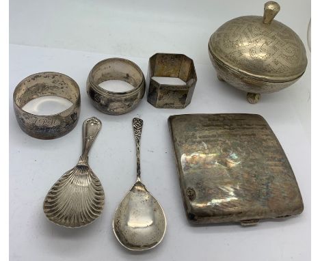 Hallmarked silver to include caddy spoon Sheffield 1901 maker Walker &amp; Hall, small spoon Birmingham 1935 by Joseph Cook &