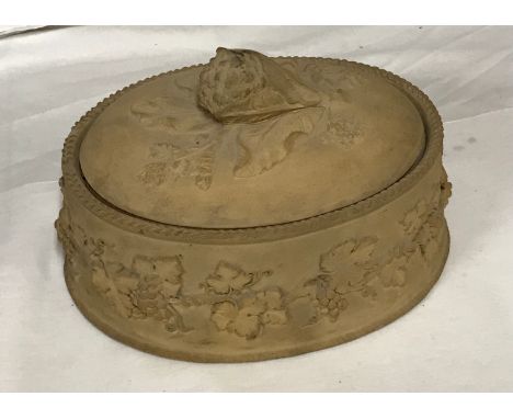 A 19th century Wedgwood caneware game pie dish with liner and lid with cauliflower knop and grape veil design to outer edge 3