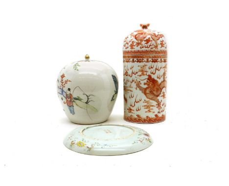 A collection of Chinese porcelaincomprising a Chinese famille rose plate,  20th century, painted with a shou roundel surround