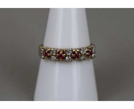 Gold ruby and diamond set ring - Approx size: P