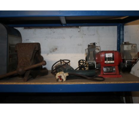 TWO BOSCH DRILLS, ONE WITH CASE, BENCH GRINDER, A RECORD NO 35 ENGINEER'S VICE