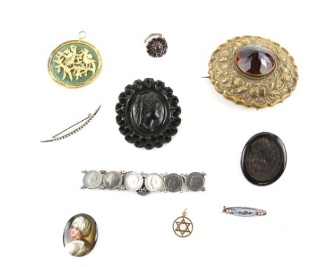 Mixed group of  jewellery, a large carved jet portrait brooch with gold back, 9 ct,  jet portrait  brooch, Charles Horner ena