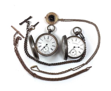 An Elgin National Watch Co silver cased key wind pocket watch, the signed 44mm white enamel dial with Roman numberals and sub