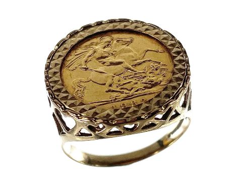 A 1982 half sovereign coin 9ct mounted ring, size U/V, weight 7.56g.This ring is in good condition. The coin is tight in the 