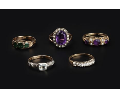 A COLLECTION OF ANTIQUE AND LATER RINGS, comprising a diamond and white stone set ring, adapted, with interior inscription da