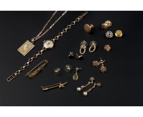 A COLLECTION OF JEWELLERY, to include a diamond set heart pendant, centred with an old-cut diamond, stamped '15ct', a lady's 