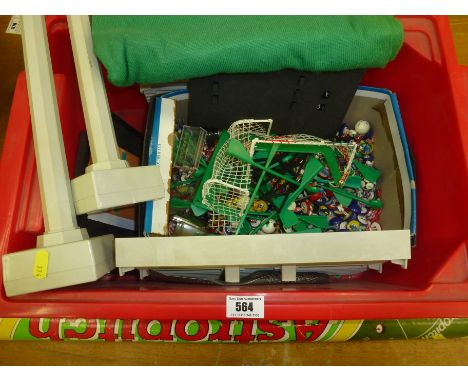 BOX OF ASSORTED LOOSE SUBBUTEO PLAYERS, GOALS, MAT, FLOODLIGHTS, BALLS, ACCESSORIES ETC AND ASTROPITCH IN TUBE