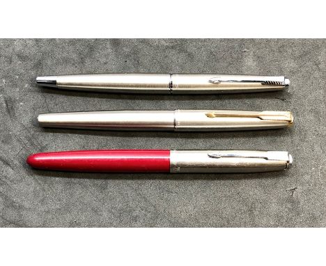 3 Vintage Parker fountain pens all look in good condition 