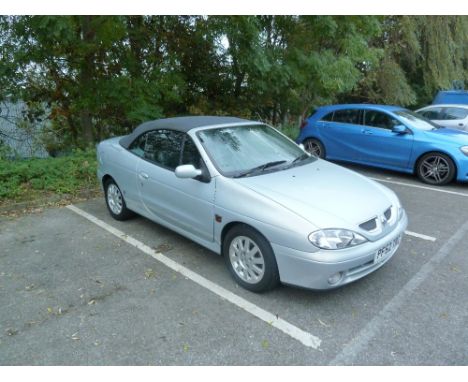 RENAULT MEGANE SPORTS CABRIOLET, REG. NO. PF52TRZ, 1598cc PETROL ENGINE WITH MANUAL TRANSMISSION, SILVER  TWO DOOR BODY, FIRS